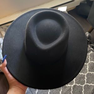 Felt black hat